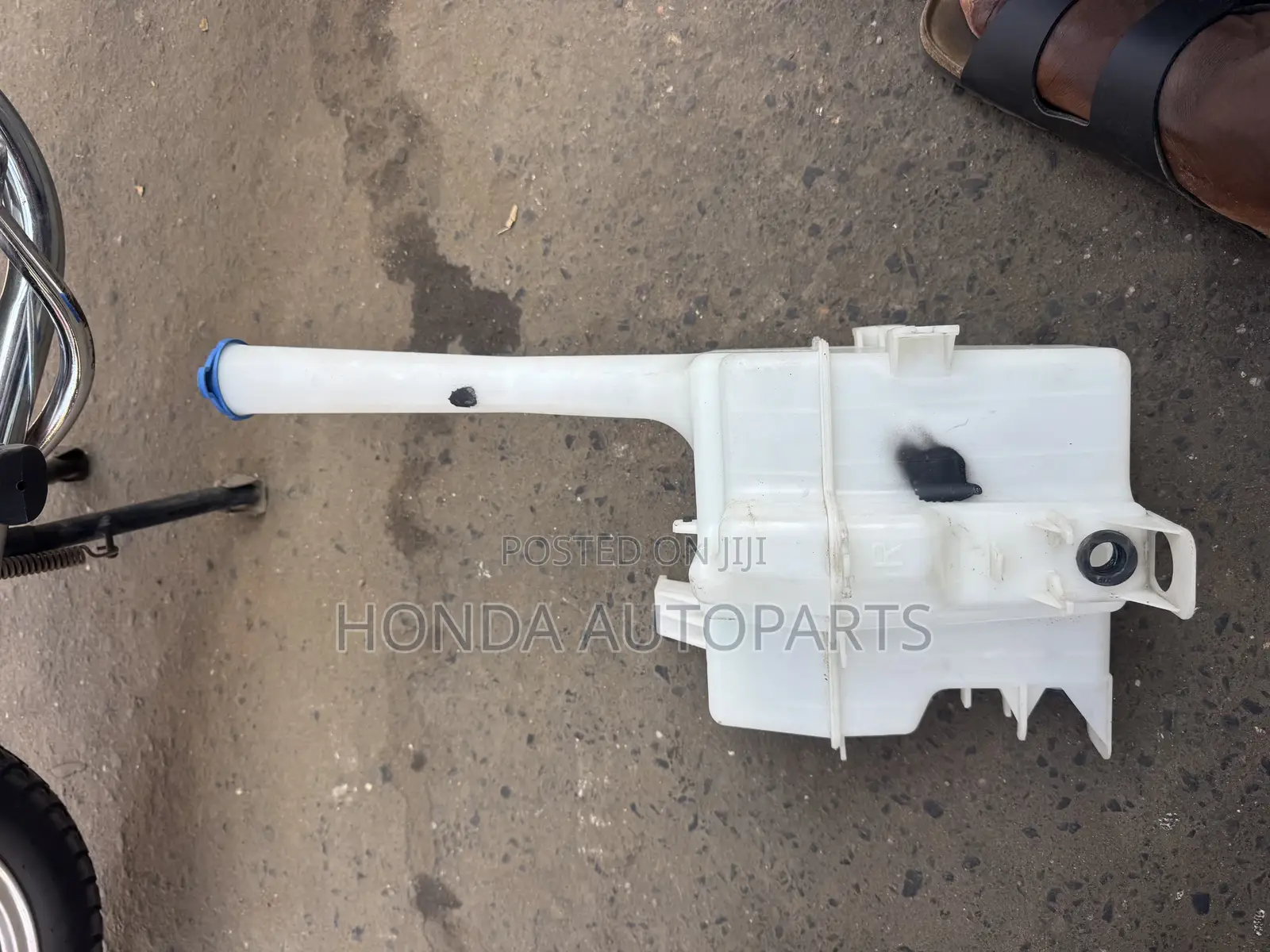 Hyundai Tucson 2014,2015,2016 Wiper Wash Bottle.