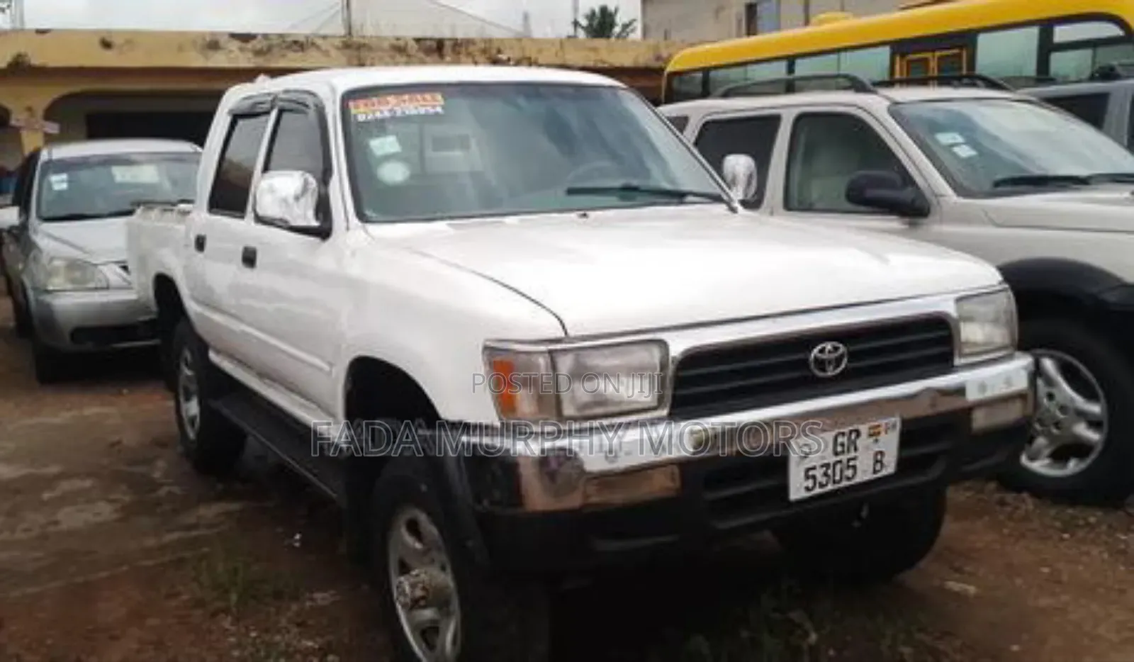 Toyota Hilux 1988 White