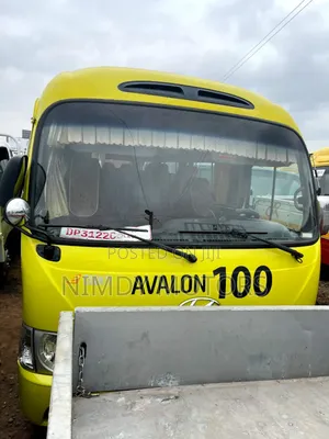 Hyundai County 2015 Yellow