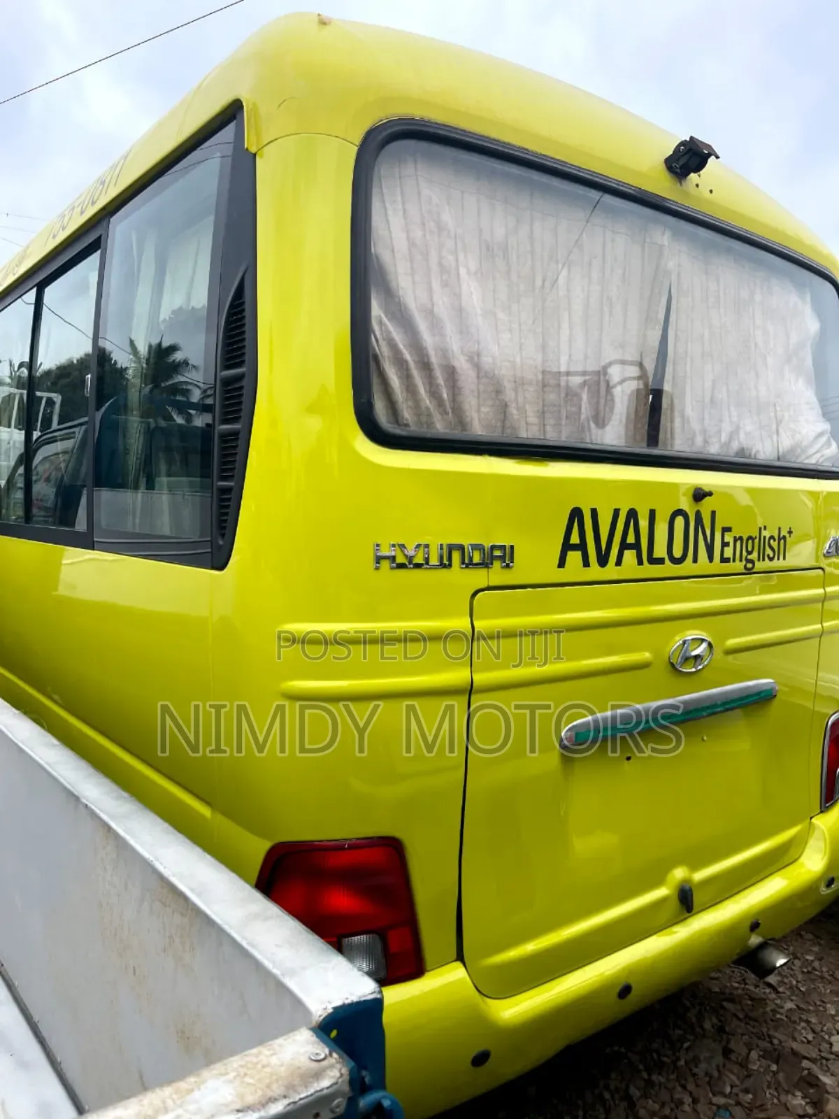 Hyundai County 2015 Yellow
