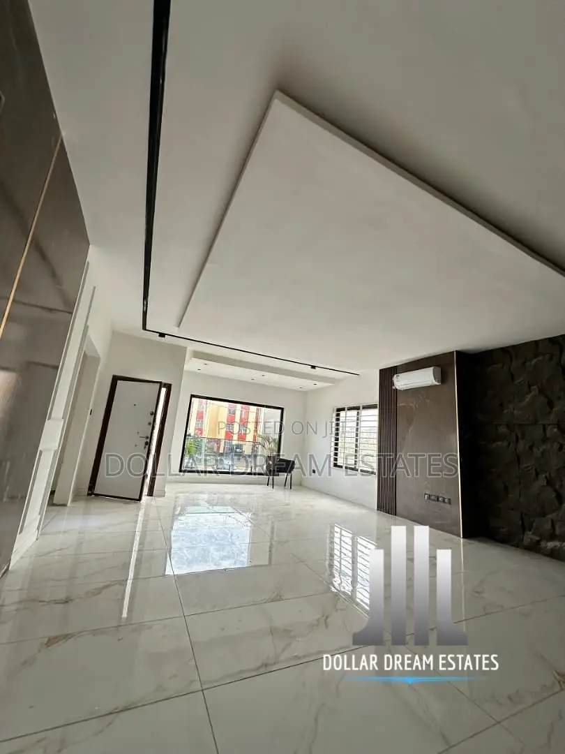 4bdrm House in Adenta for sale