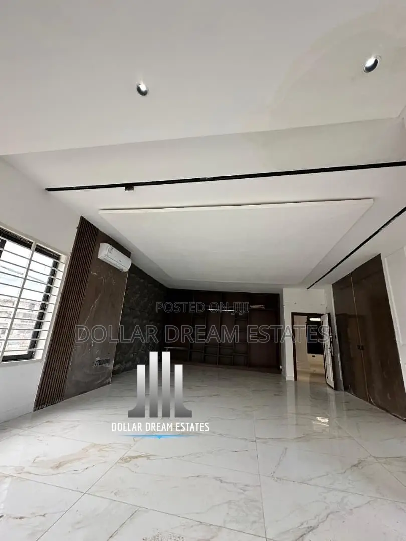 4bdrm House in Adenta for sale