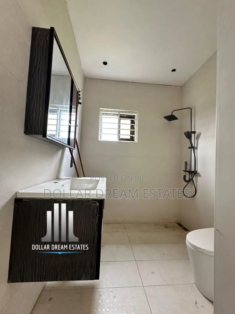 4bdrm House in Adenta for sale
