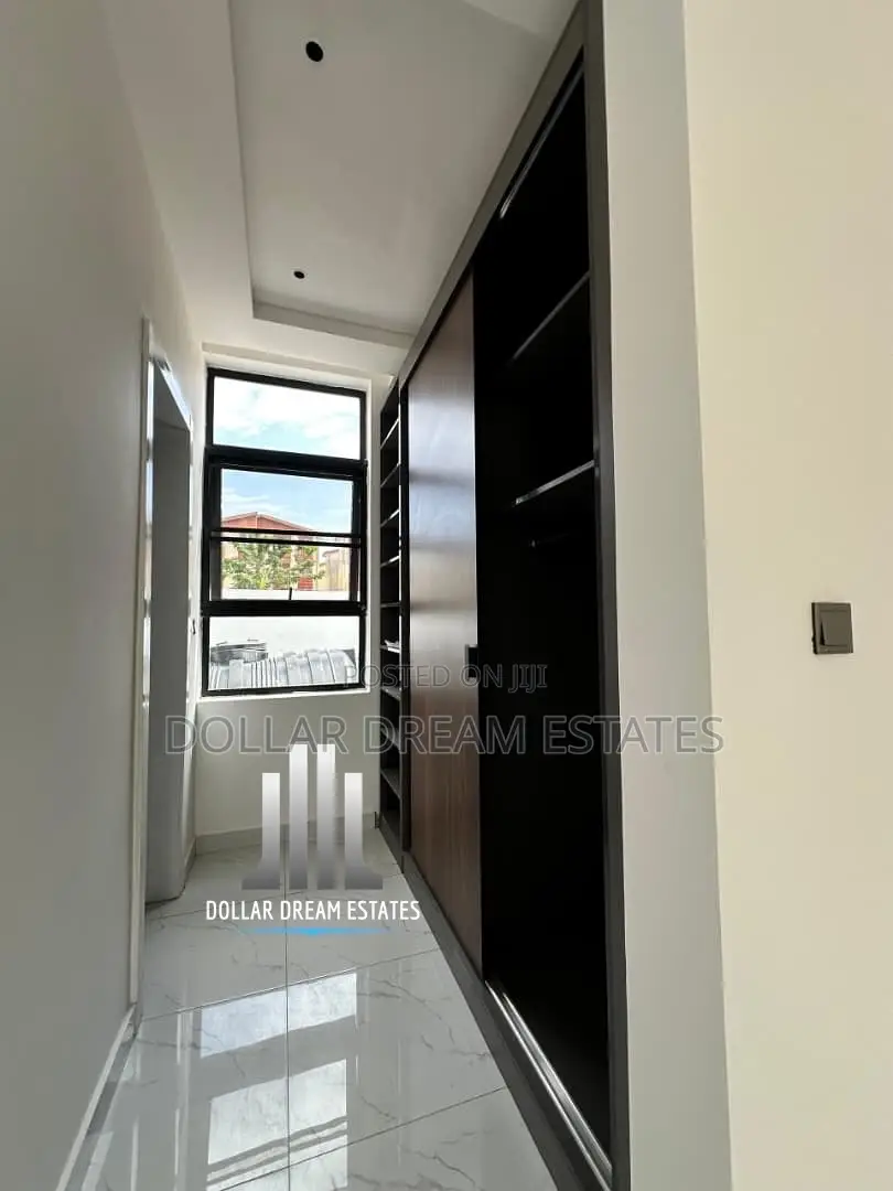 4bdrm House in Adenta for sale