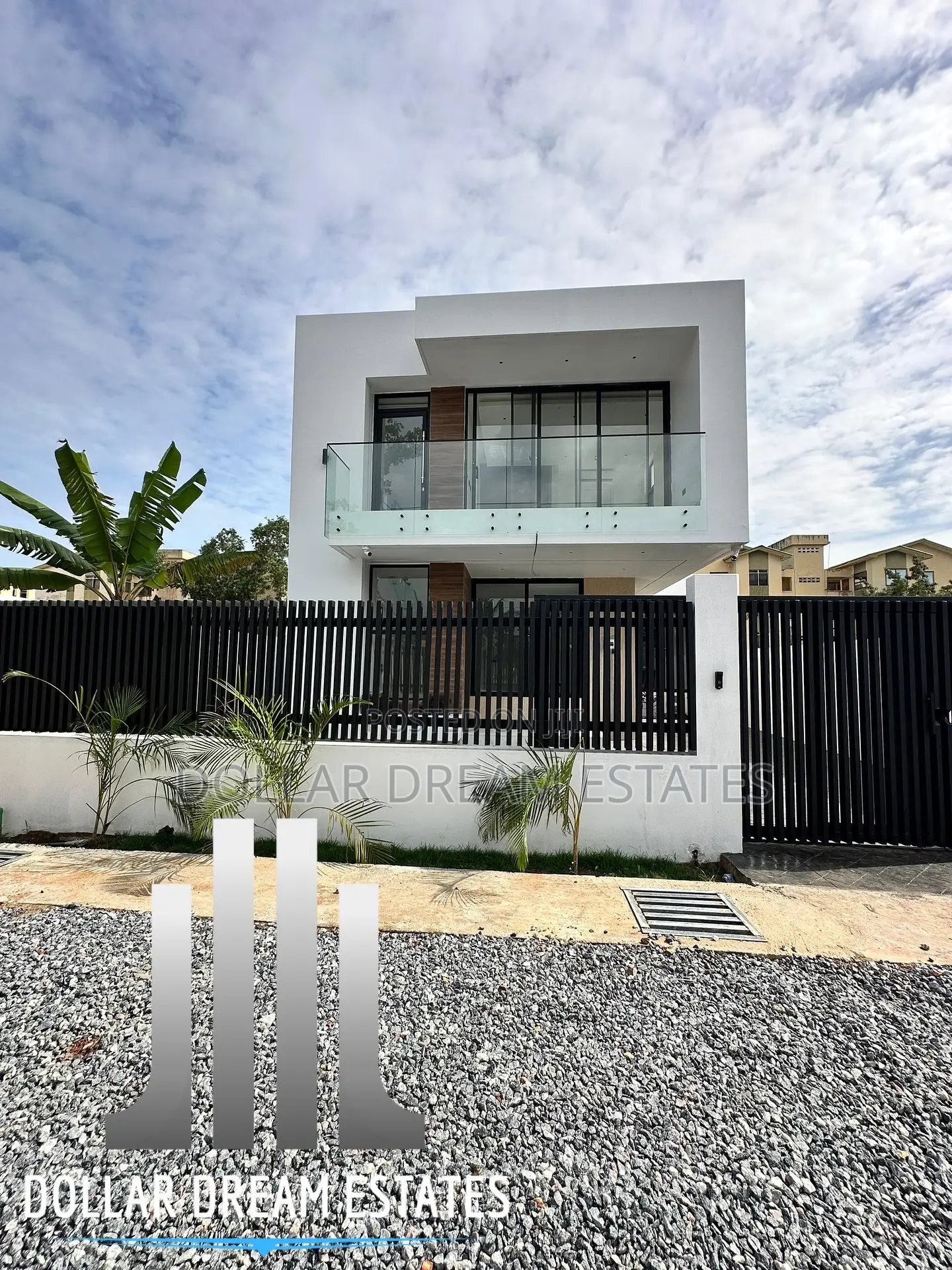 4bdrm House in Adenta for sale