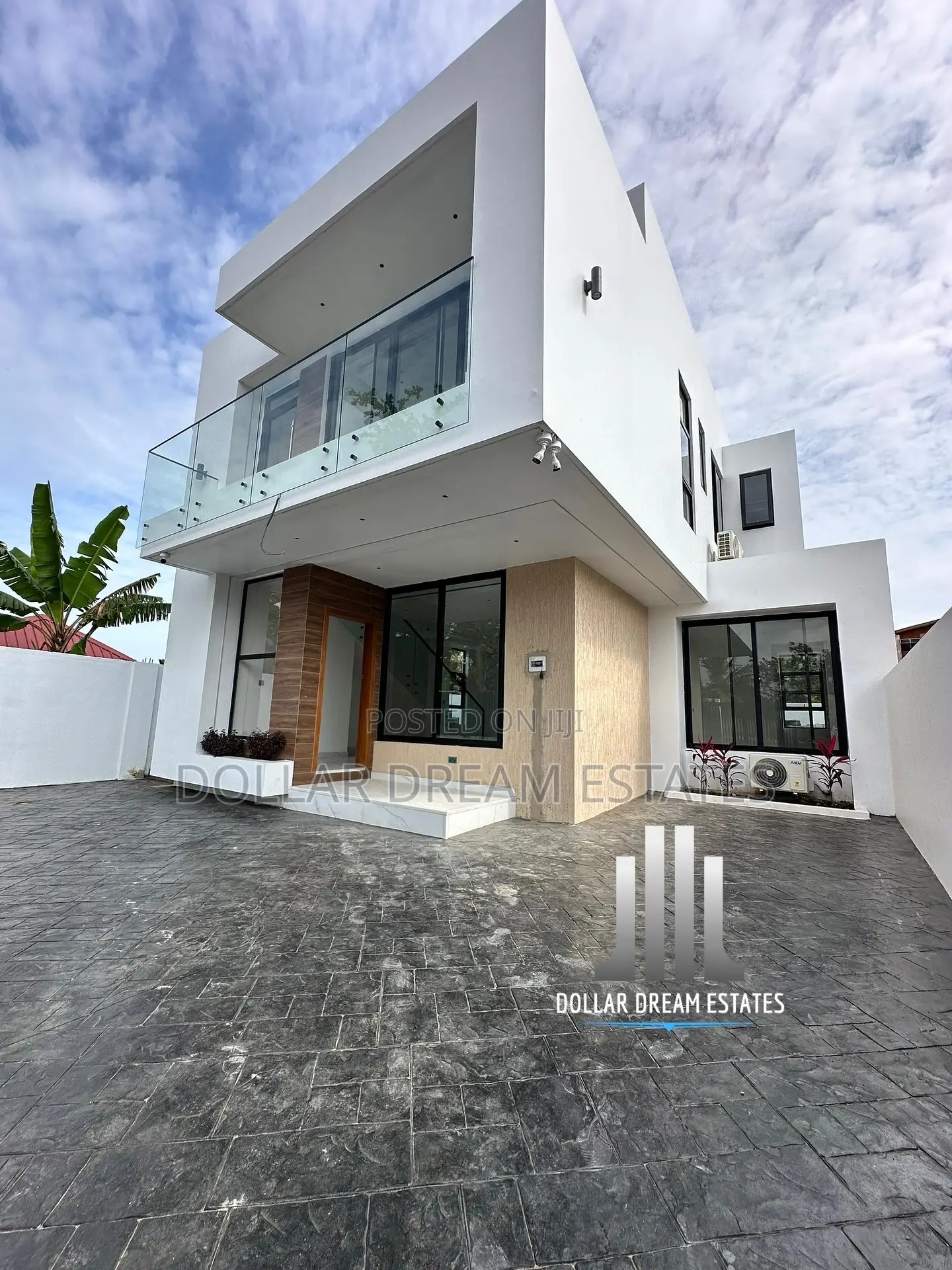 4bdrm House in Adenta for sale