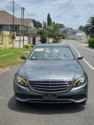 Mercedes-Benz E300 4Matic AWD Sedan (2.0L 4cyl 9A) 2017 Gray