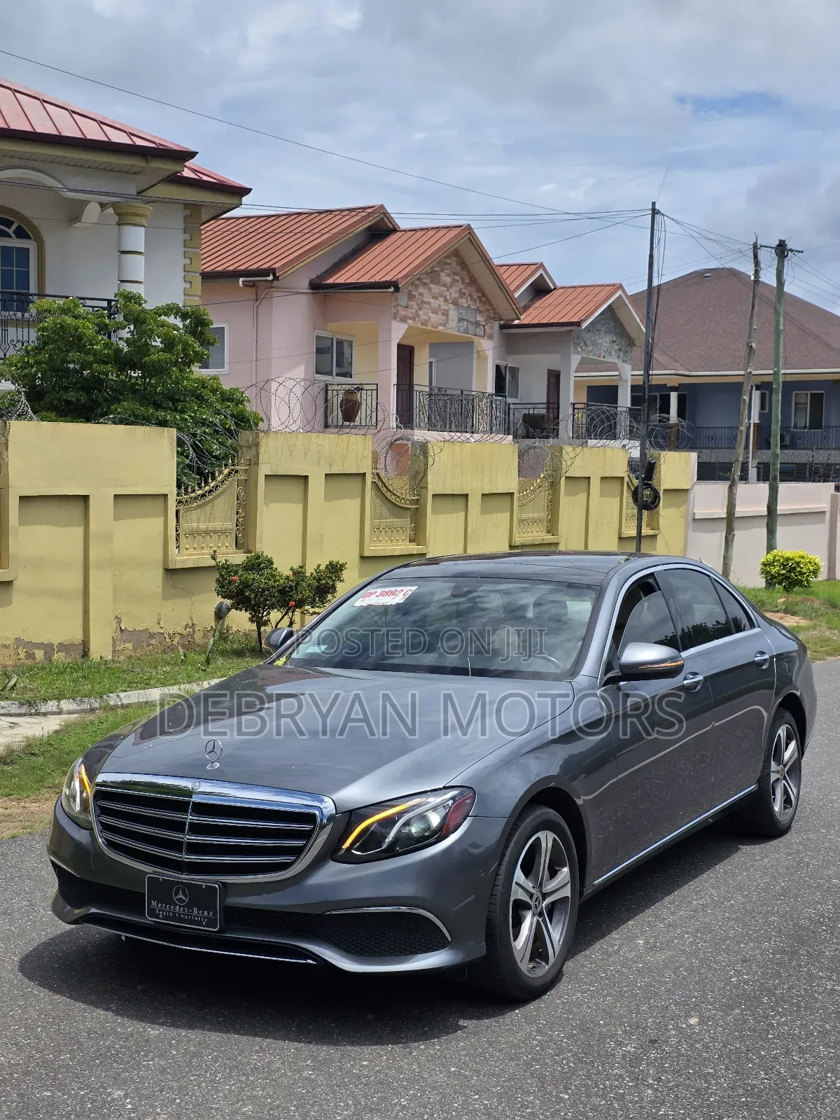 Mercedes-Benz E300 4Matic AWD Sedan (2.0L 4cyl 9A) 2017 Gray