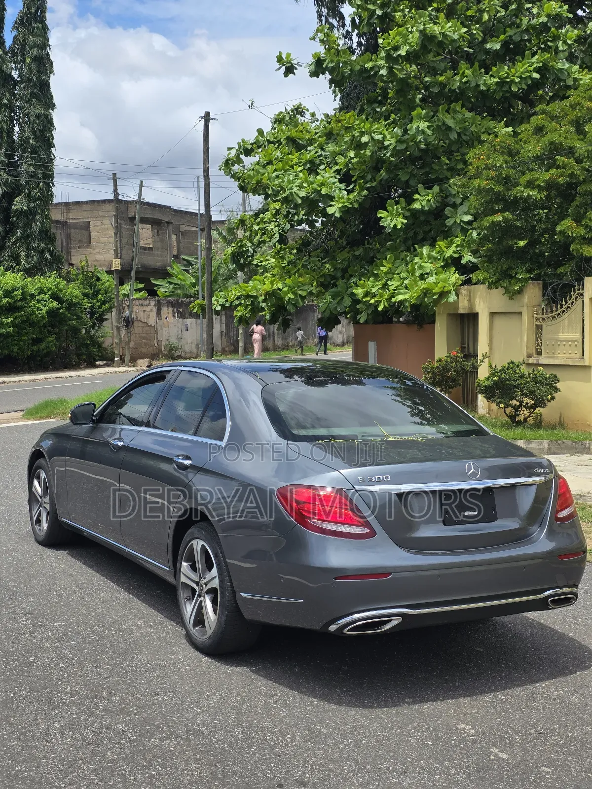Mercedes-Benz E300 4Matic AWD Sedan (2.0L 4cyl 9A) 2017 Gray