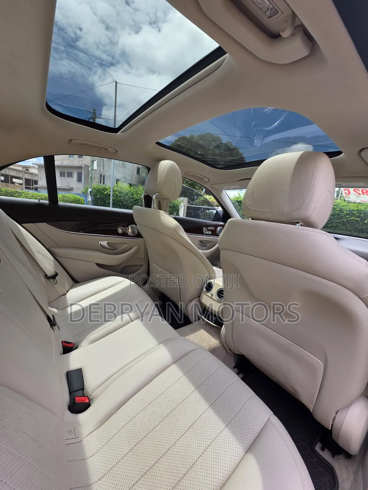 Mercedes-Benz E300 4Matic AWD Sedan (2.0L 4cyl 9A) 2017 Gray