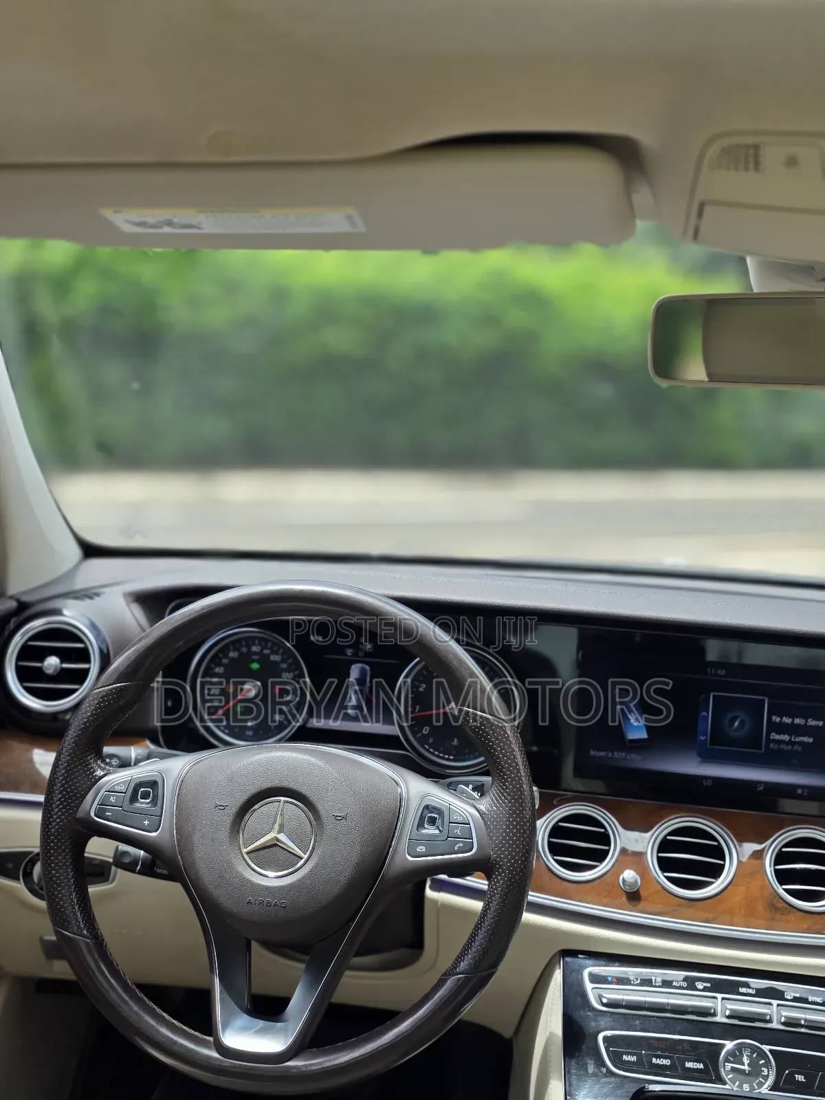 Mercedes-Benz E300 4Matic AWD Sedan (2.0L 4cyl 9A) 2017 Gray