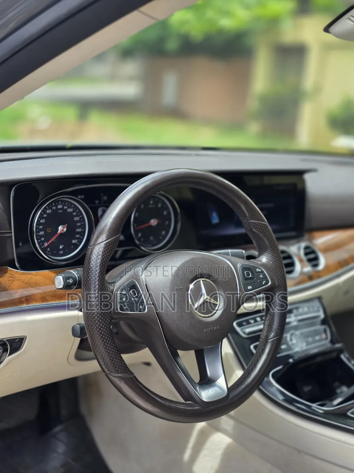 Mercedes-Benz E300 4Matic AWD Sedan (2.0L 4cyl 9A) 2017 Gray