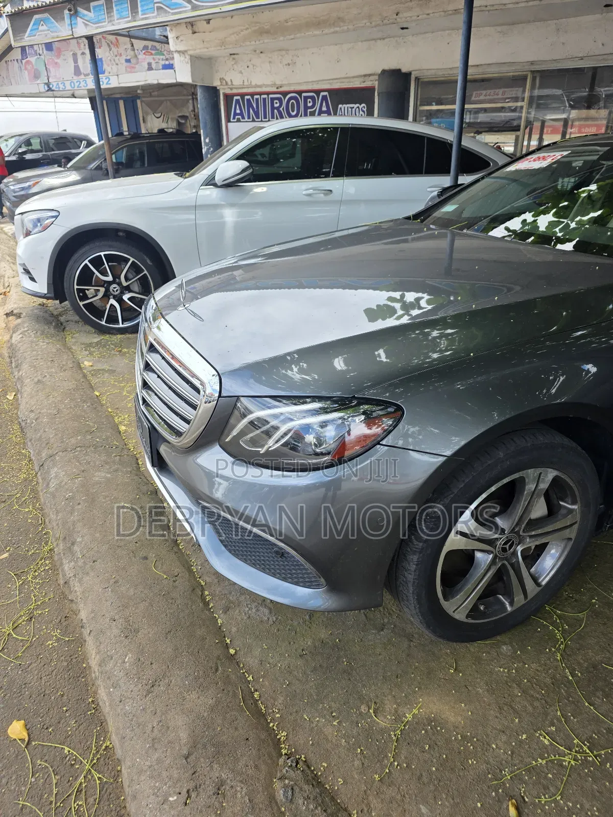 Mercedes-Benz E300 4Matic AWD Sedan (2.0L 4cyl 9A) 2017 Gray