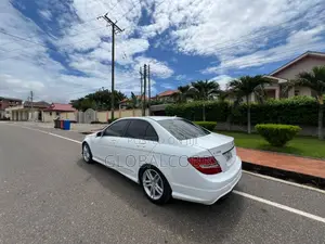 Mercedes-Benz C250 2013 Blue