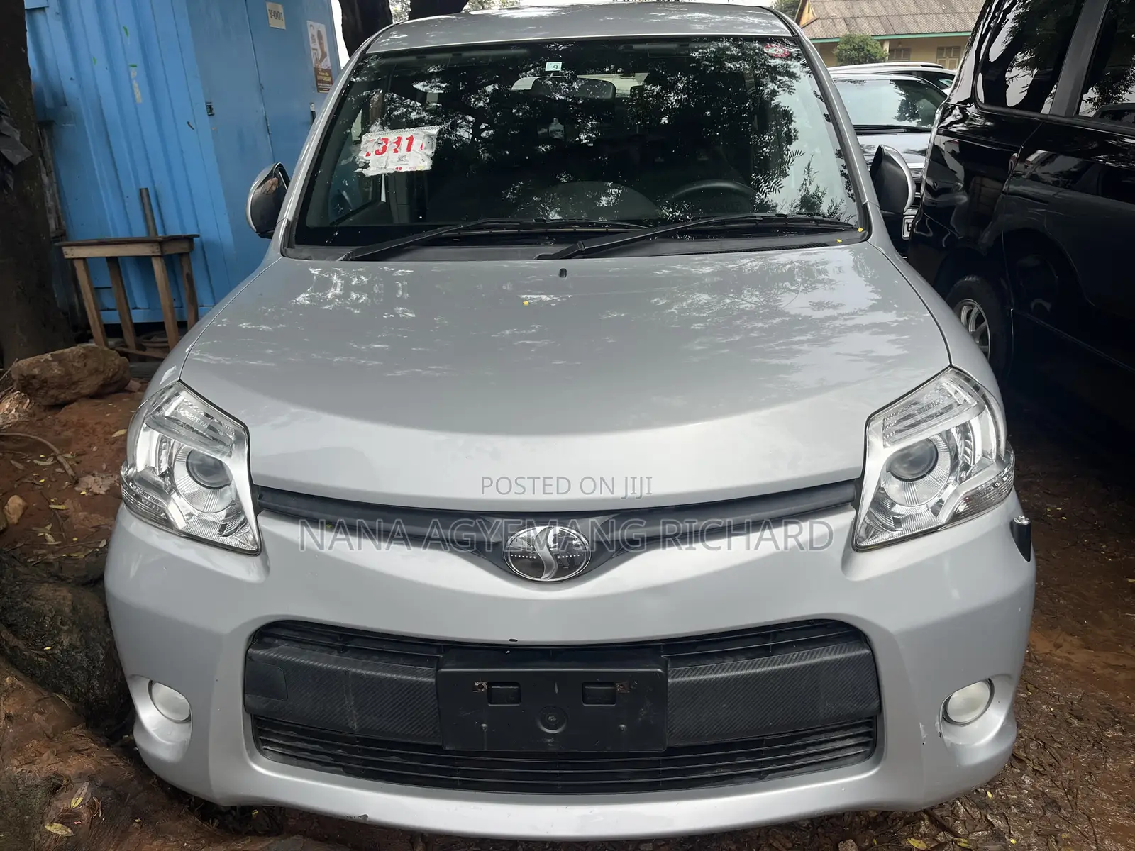 Toyota Sienta 1.5 FWD 2013 Silver