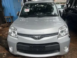 Toyota Sienta 1.5 FWD 2013 Silver