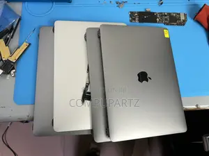 Apple Macbook Screens