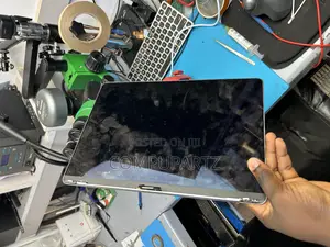 Apple Macbook Screens