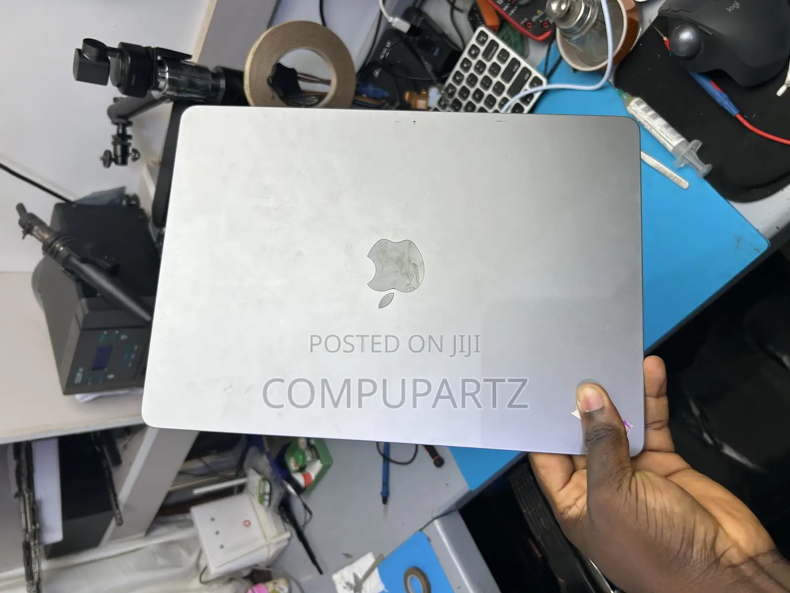 Apple Macbook Screens
