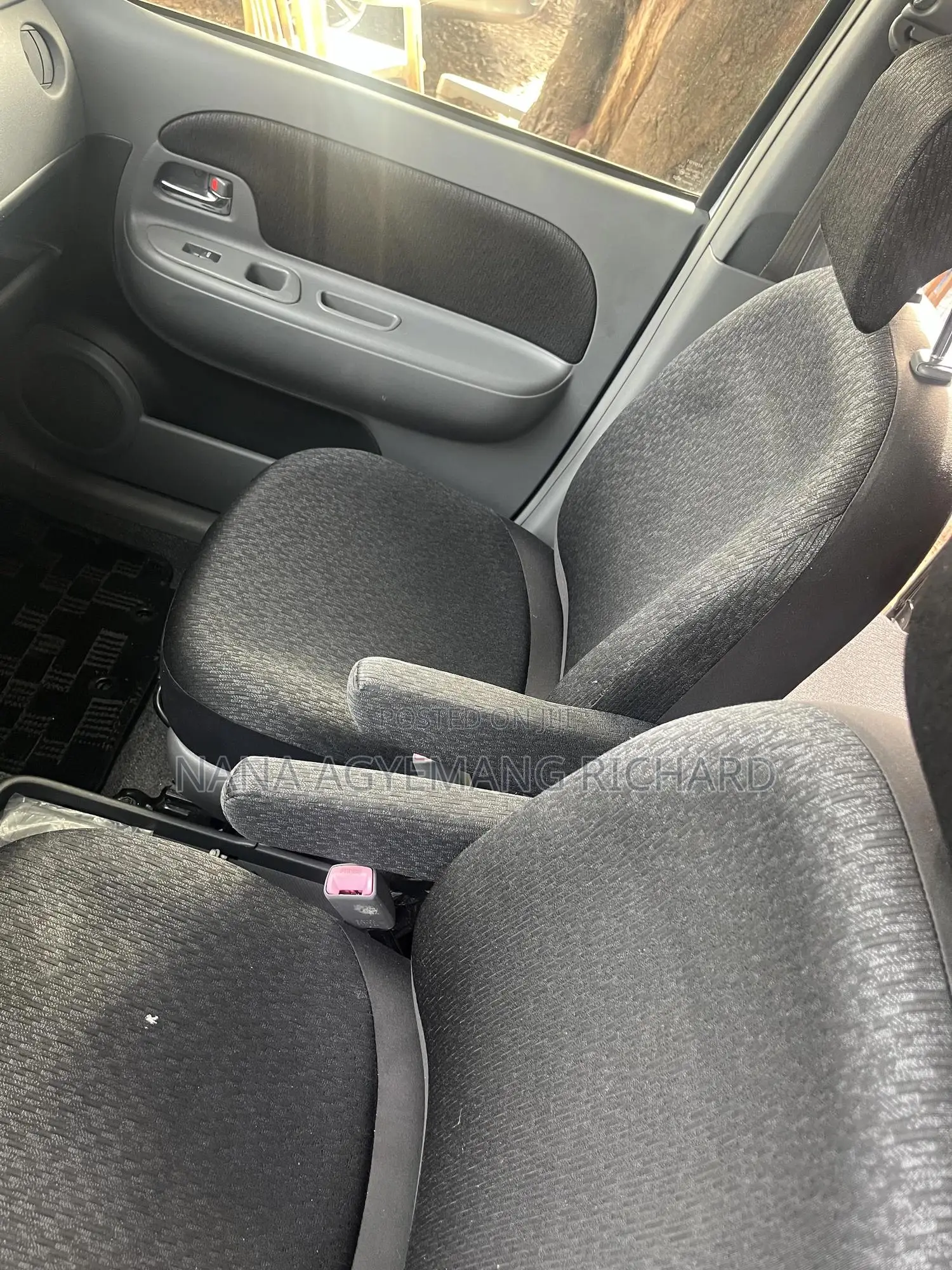 Toyota Sienta 1.5 FWD 2013 Silver