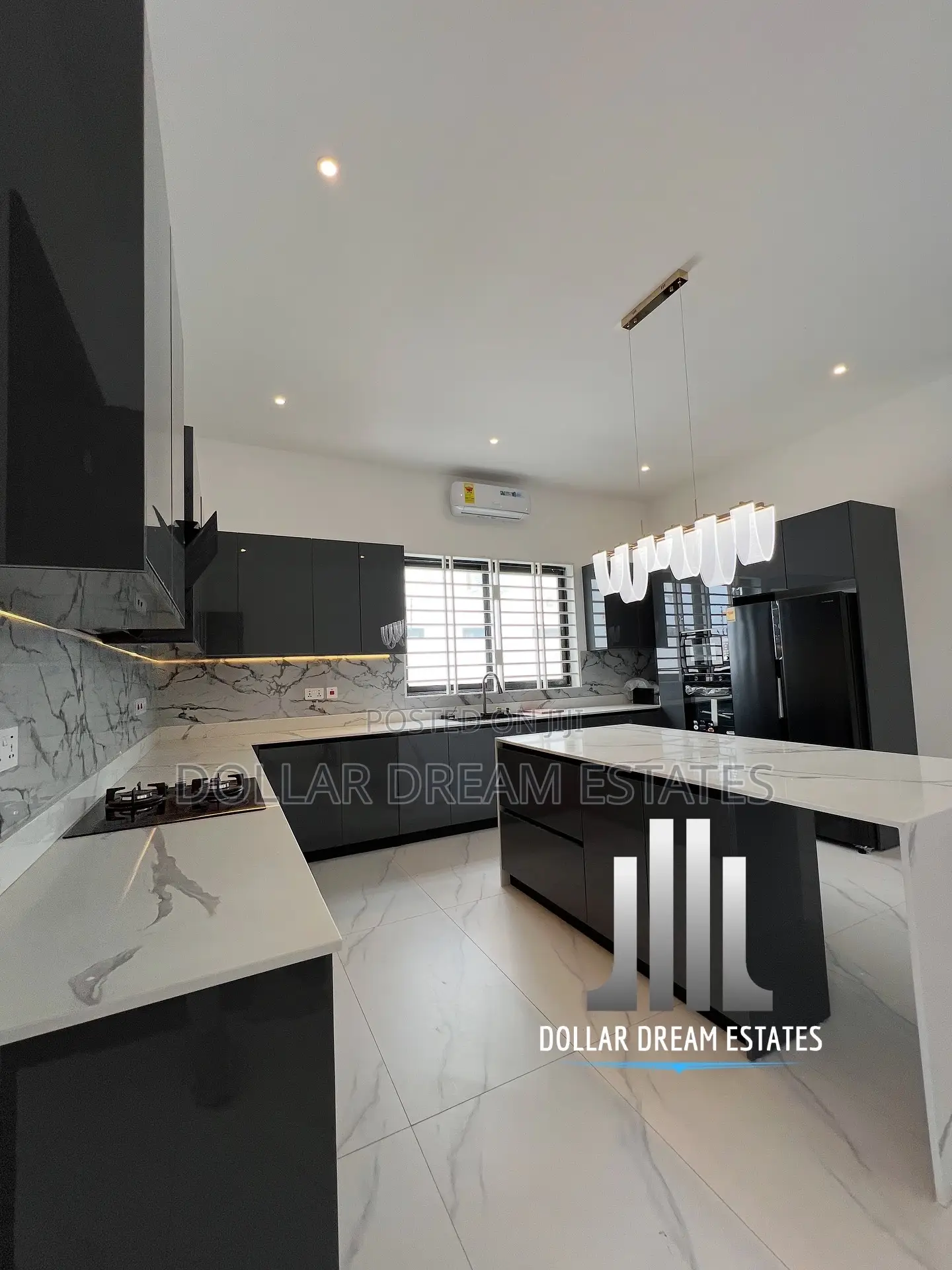 5bdrm House in Sakumono for sale