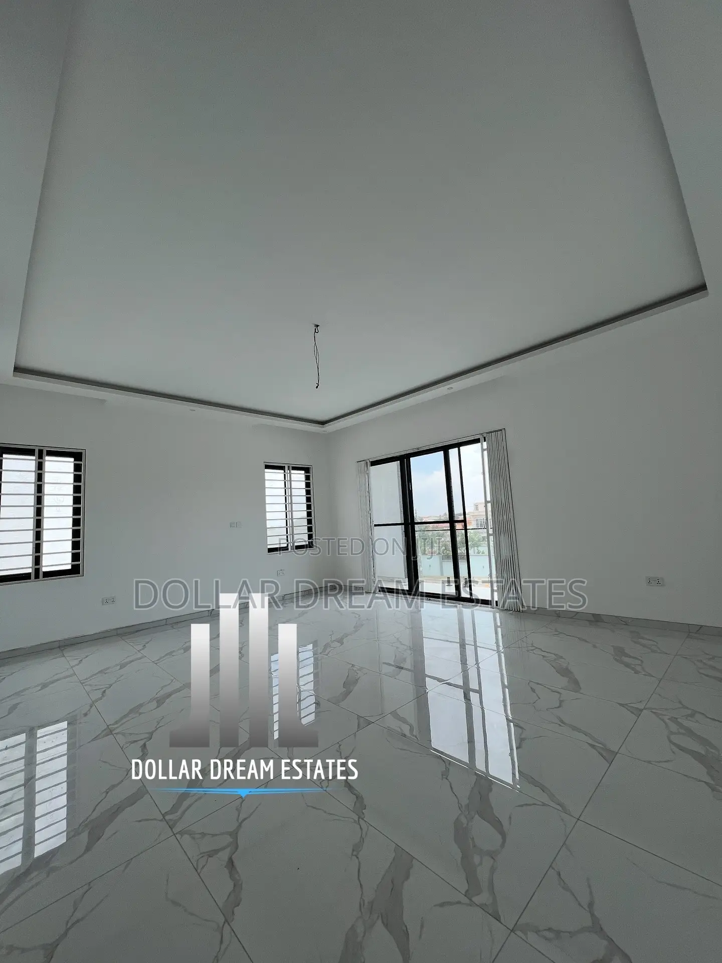 5bdrm House in Sakumono for sale