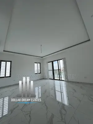 5bdrm House in Sakumono for sale