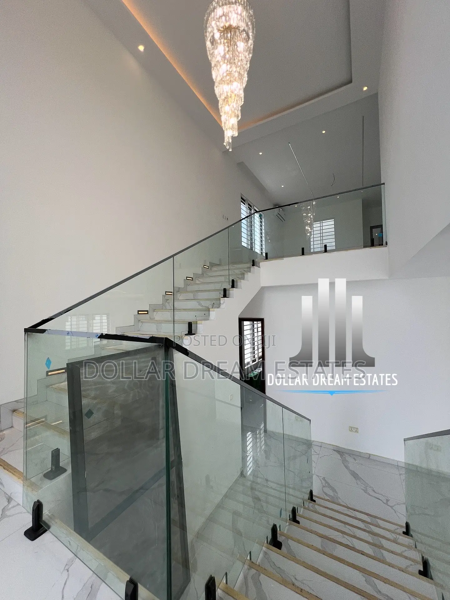 5bdrm House in Sakumono for sale