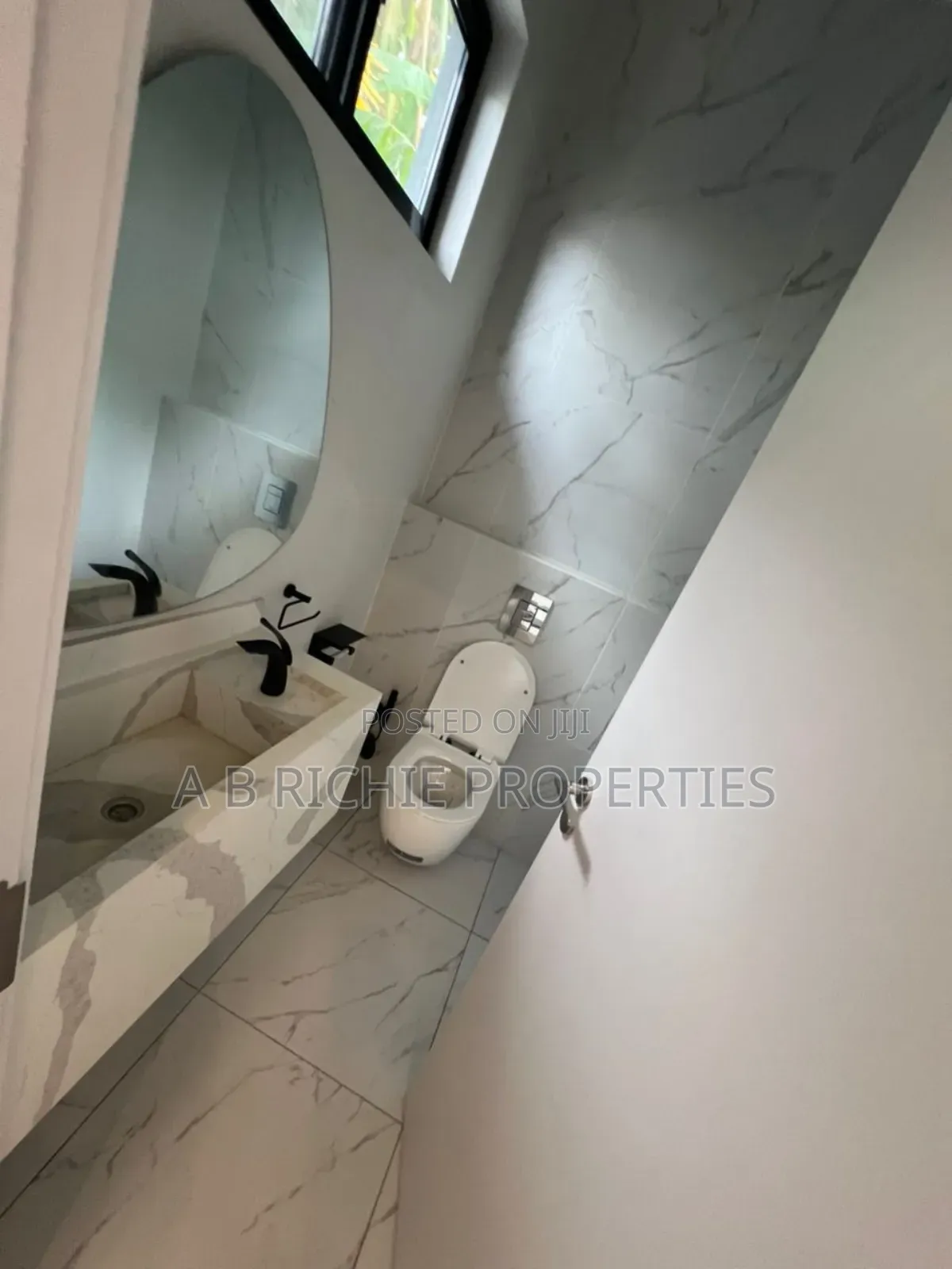 3bdrm Townhouse/Terrace in Ab Richie Properties, Dzorwulu for sale