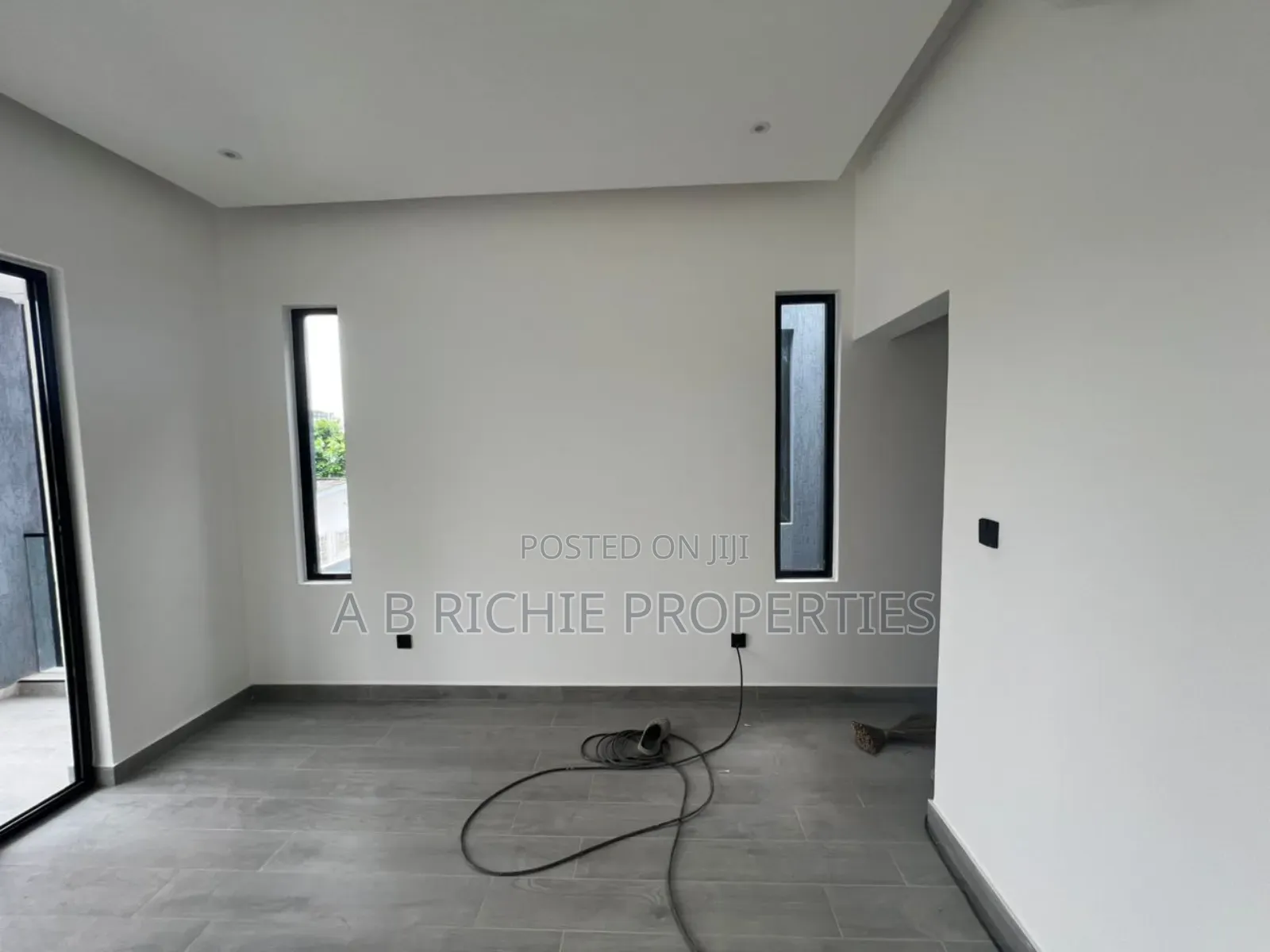 3bdrm Townhouse/Terrace in Ab Richie Properties, Dzorwulu for sale