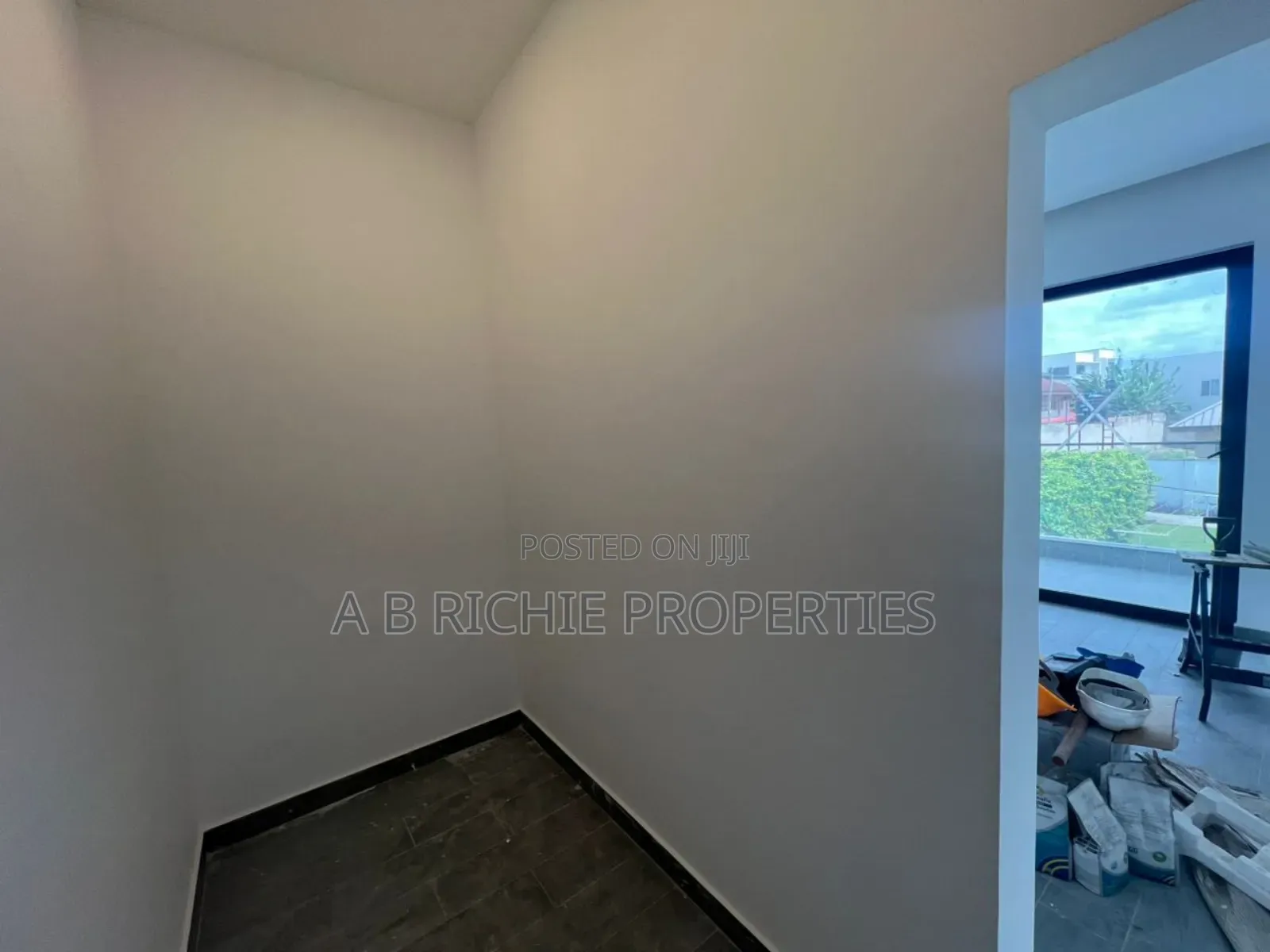 3bdrm Townhouse / Terrace in Ab Richie Properties, Dzorwulu for rent