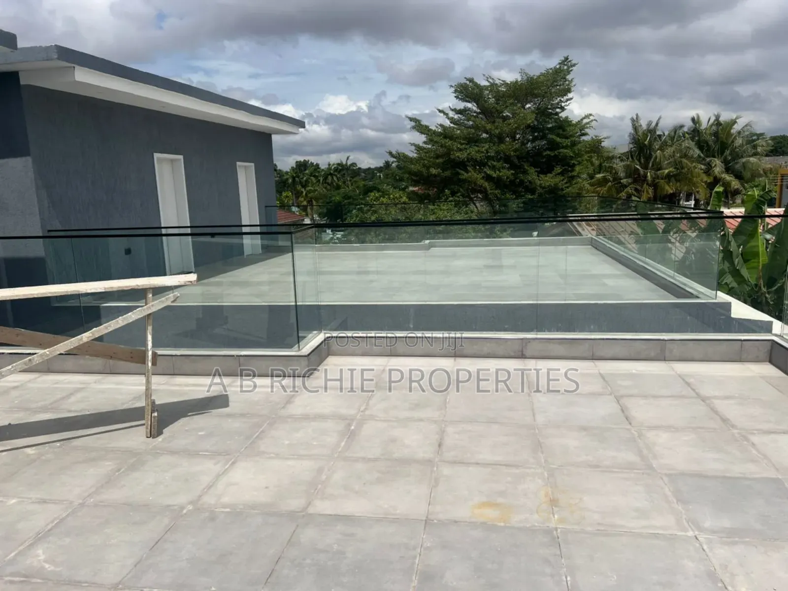 3bdrm Townhouse / Terrace in Ab Richie Properties, Dzorwulu for rent