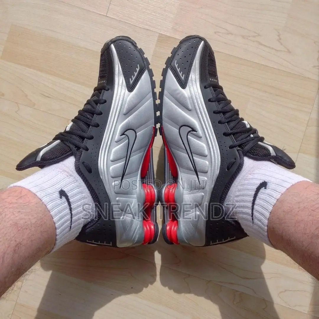 Nike Air Shox R4 Black Metallic Silver