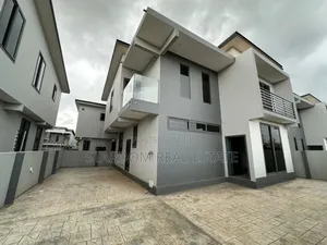 3bdrm Duplex in Boshe, Haatso for sale