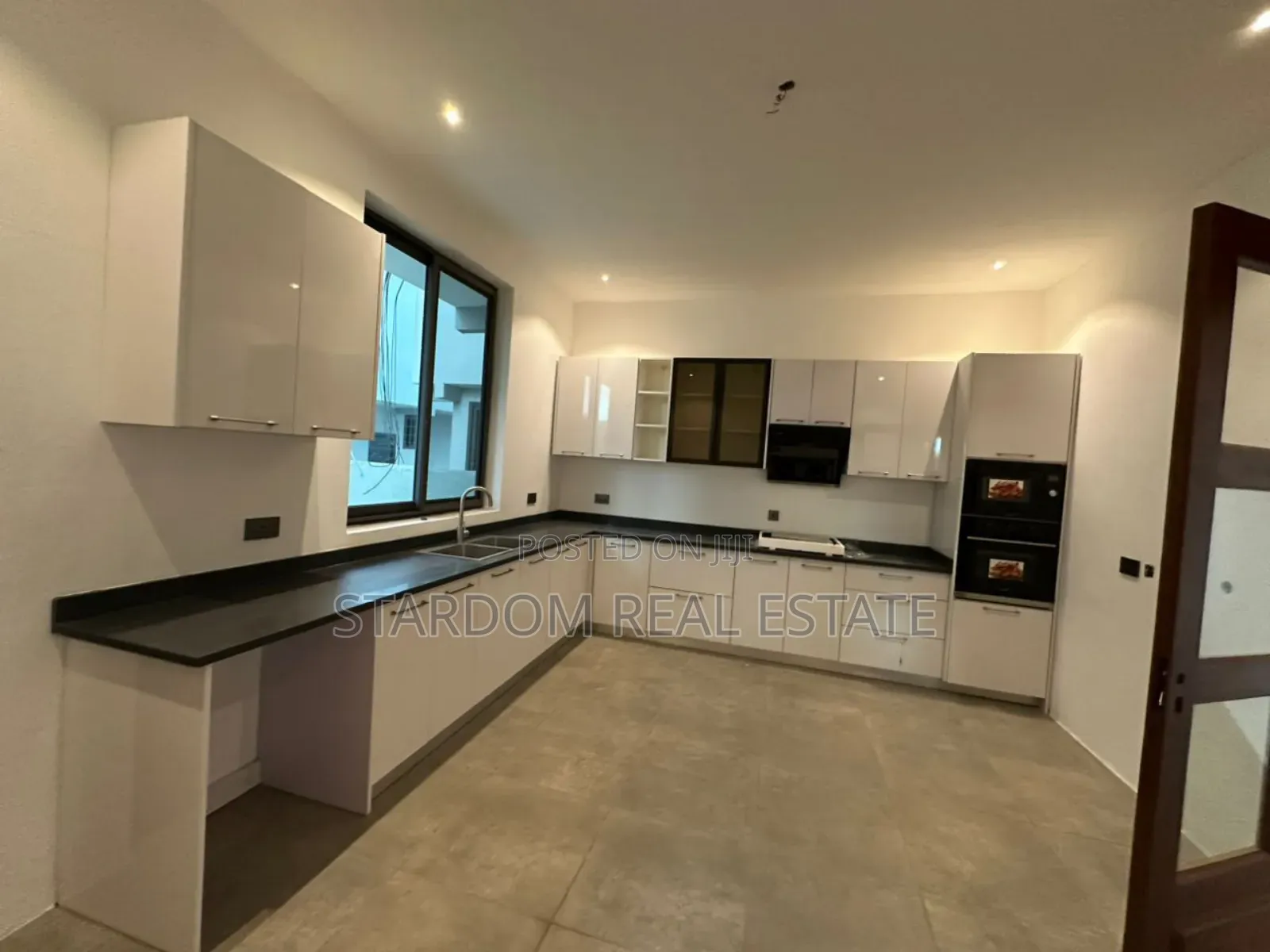 3bdrm Duplex in Boshe, Haatso for sale