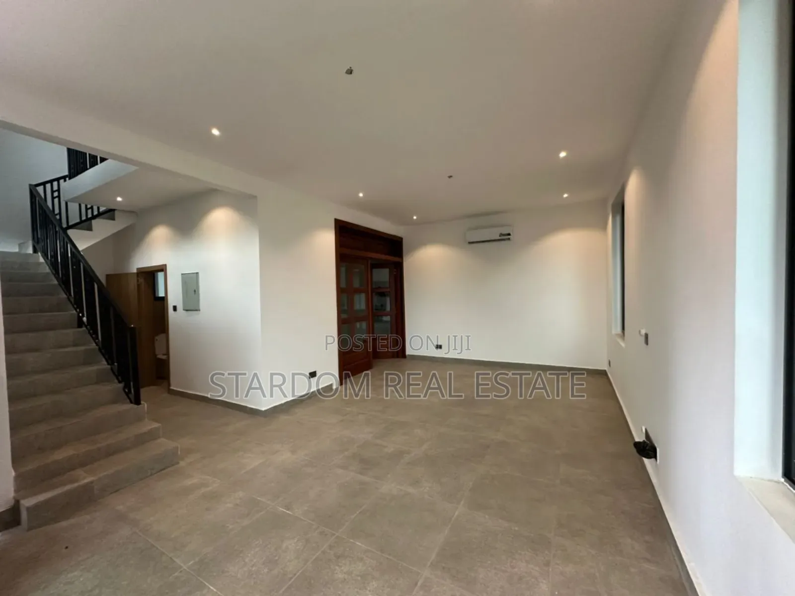3bdrm Duplex in Boshe, Haatso for sale
