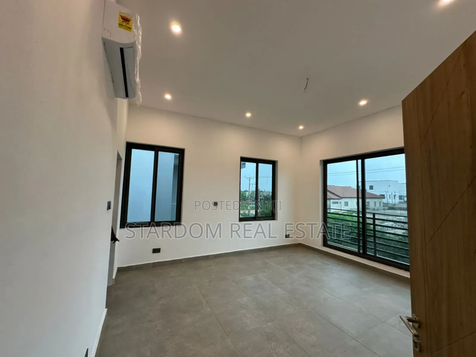 3bdrm Duplex in Boshe, Haatso for sale