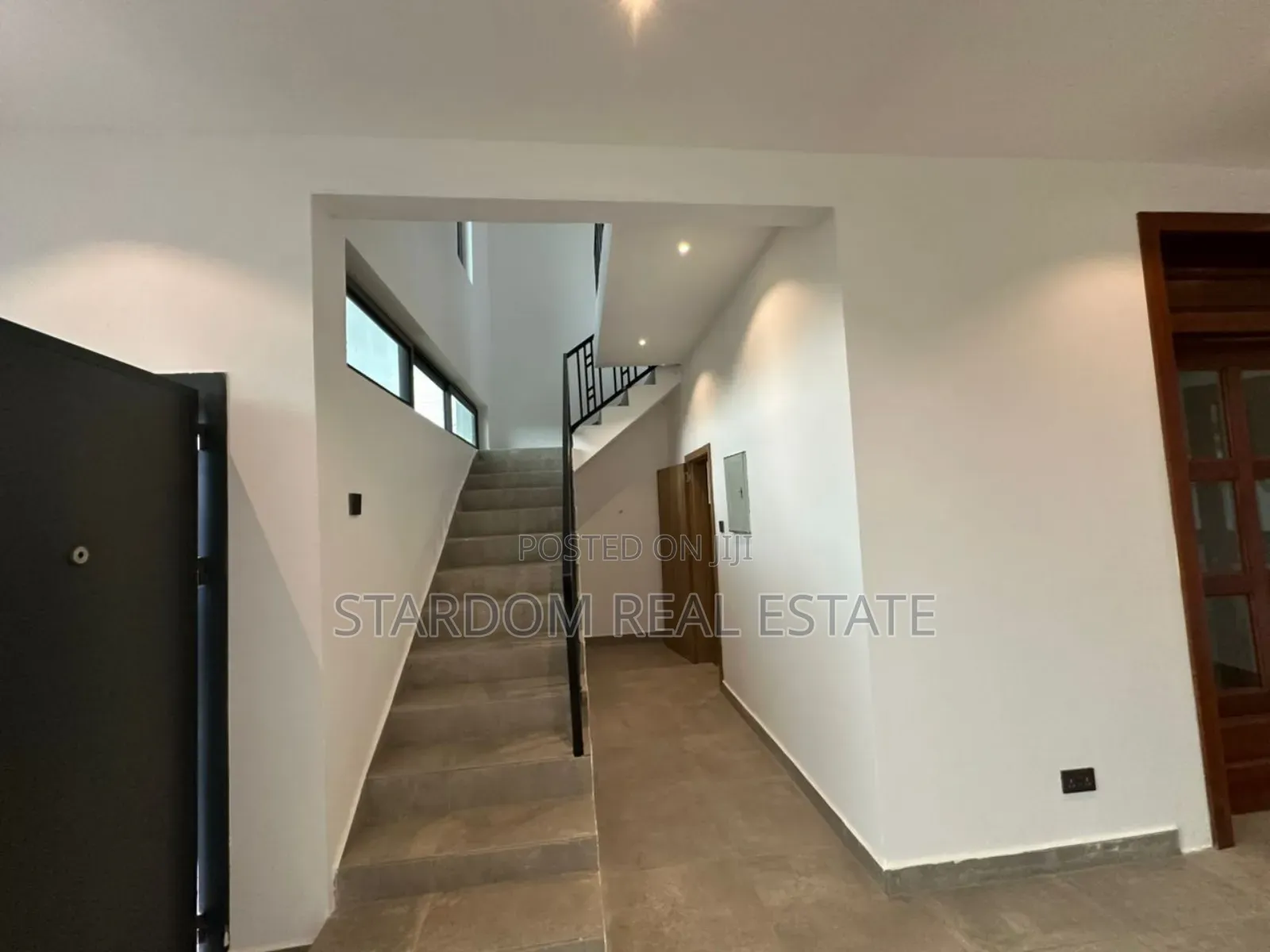 3bdrm Duplex in Boshe, Haatso for sale