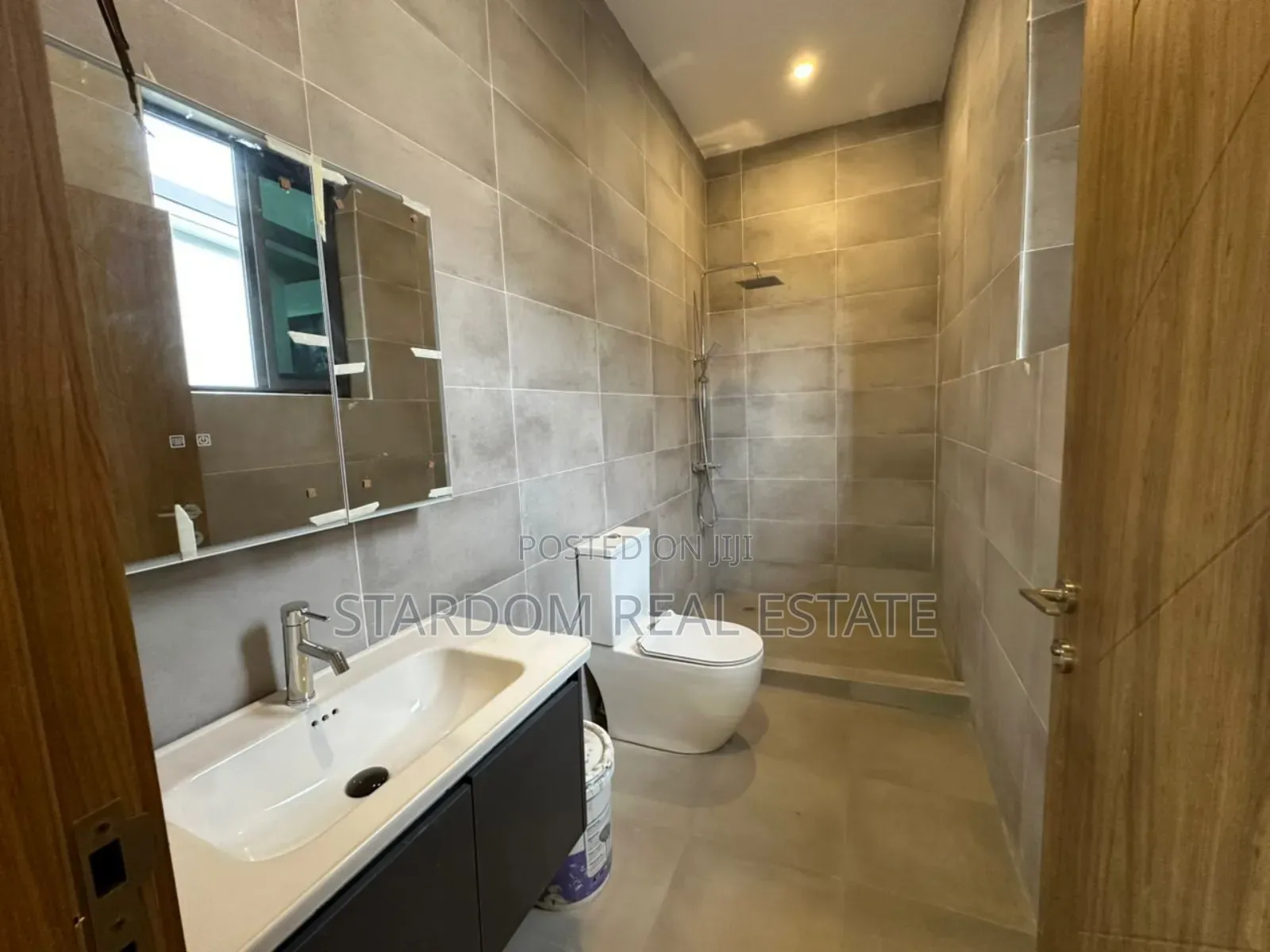 3bdrm Duplex in Boshe, Haatso for sale