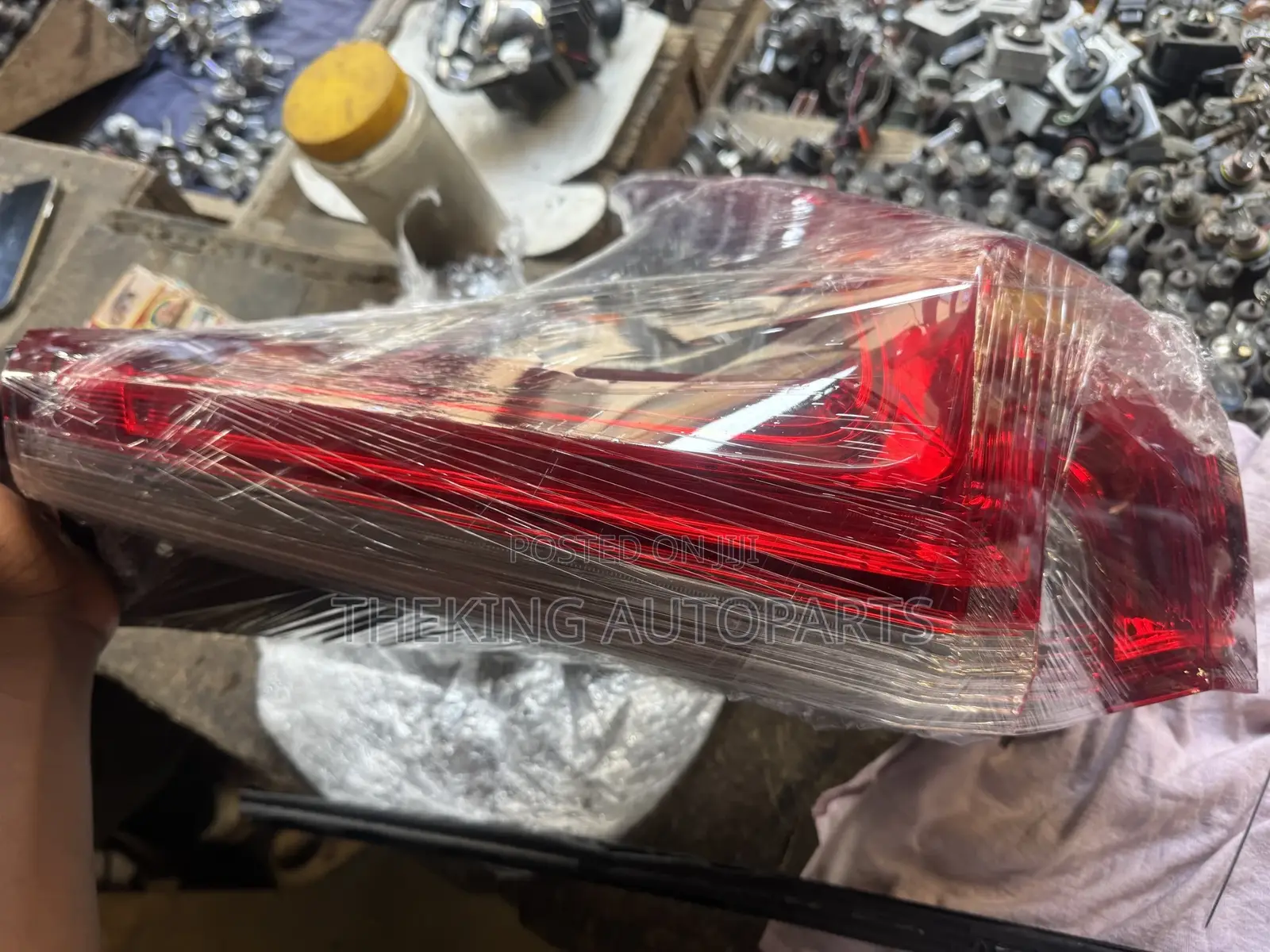 Honda Cr-v 2017,2018 Tail Light Left.