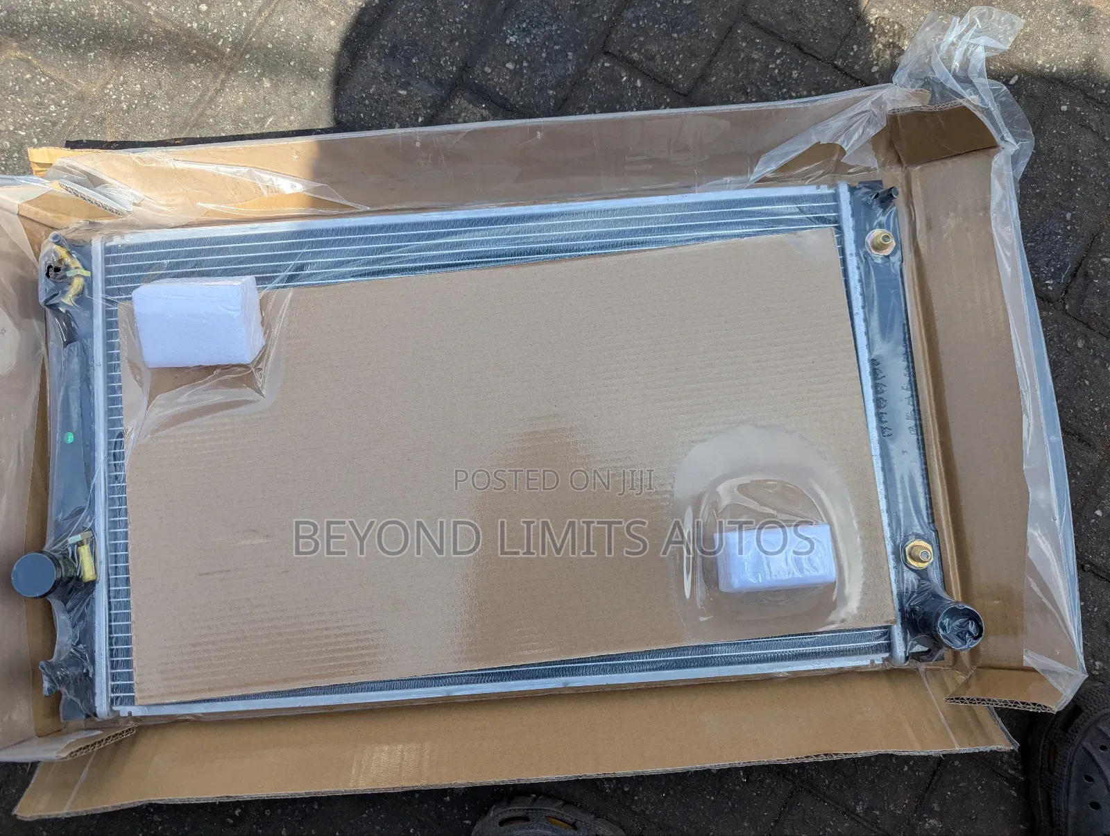 Toyota Rav42006,2007,2008,2009, Radiator/ Water Tank