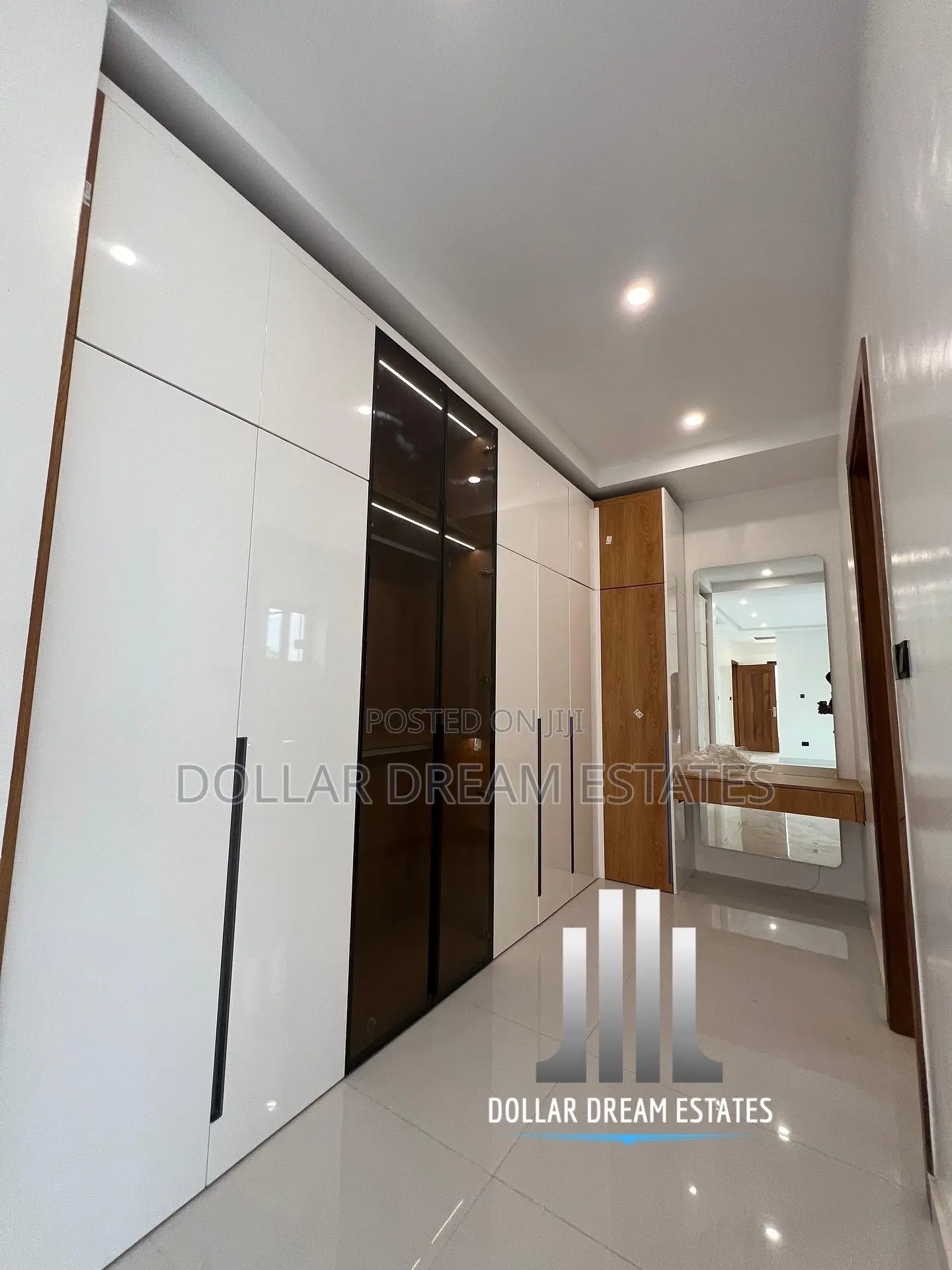 5bdrm House in East Legon for sale