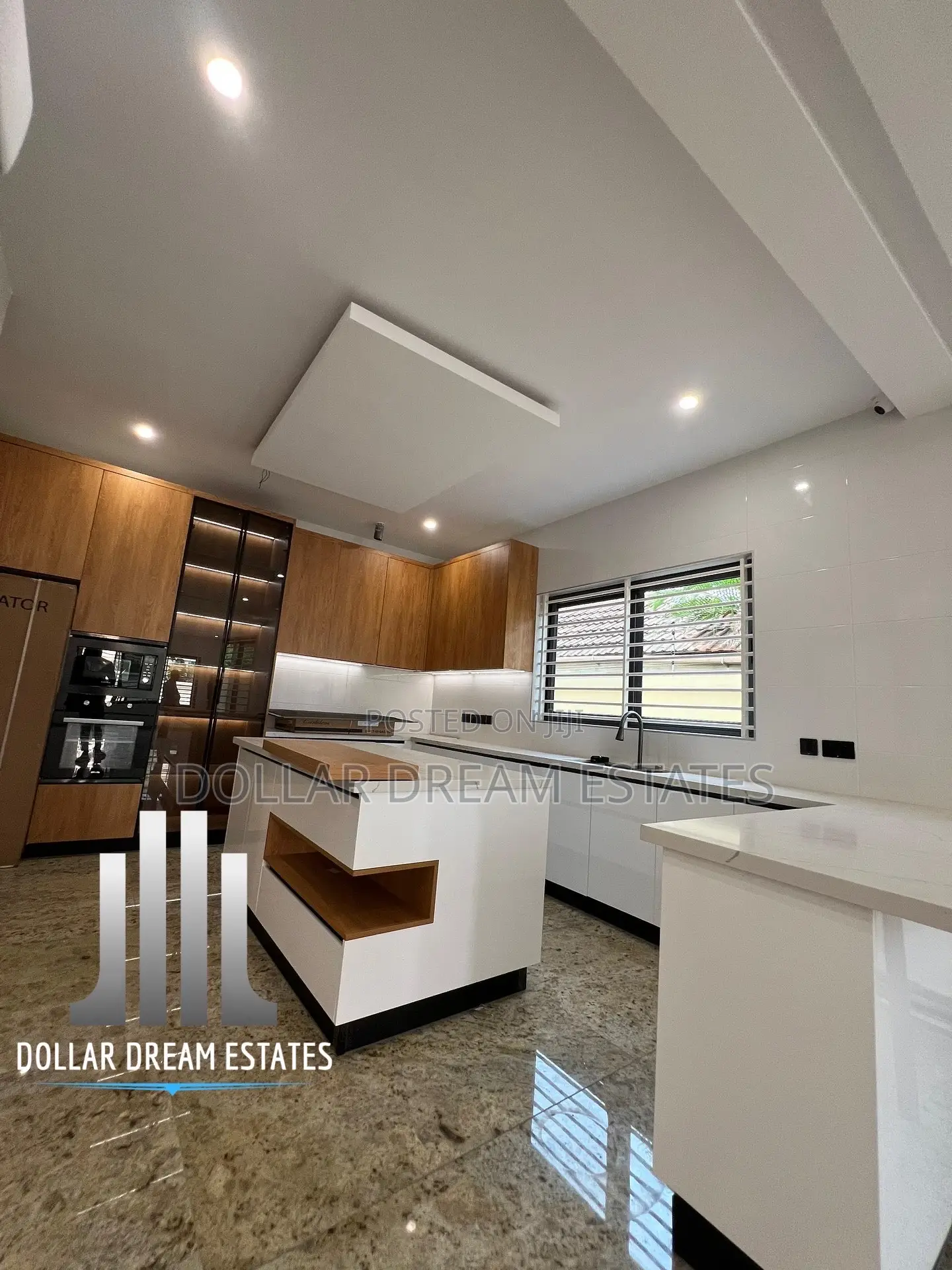 5bdrm House in East Legon for sale