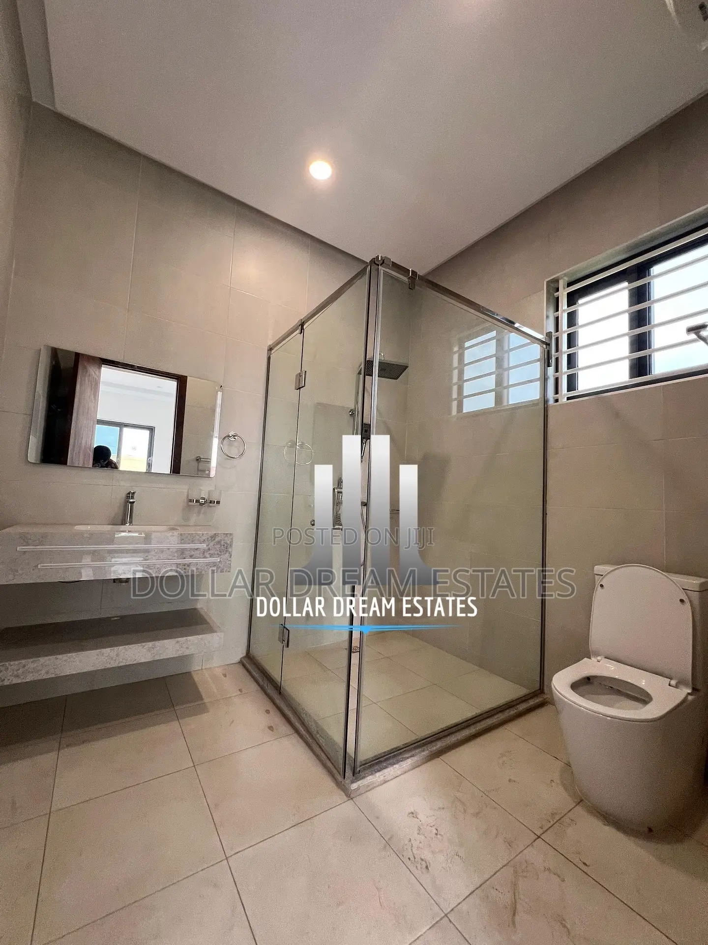 5bdrm House in East Legon for sale