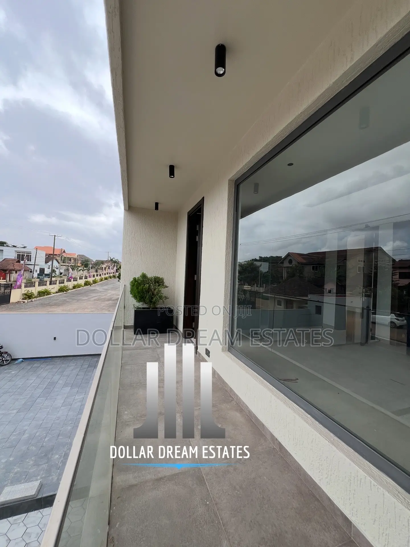 5bdrm House in Adjiriganor for sale