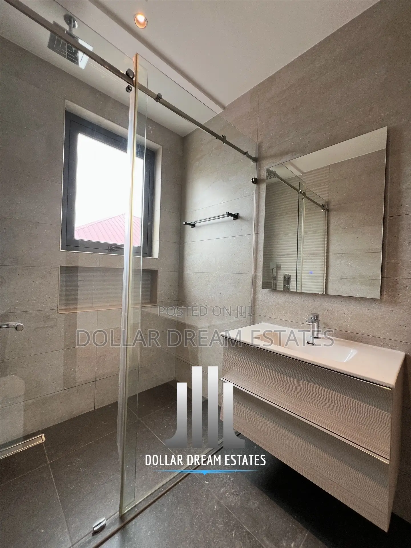 5bdrm House in Adjiriganor for sale