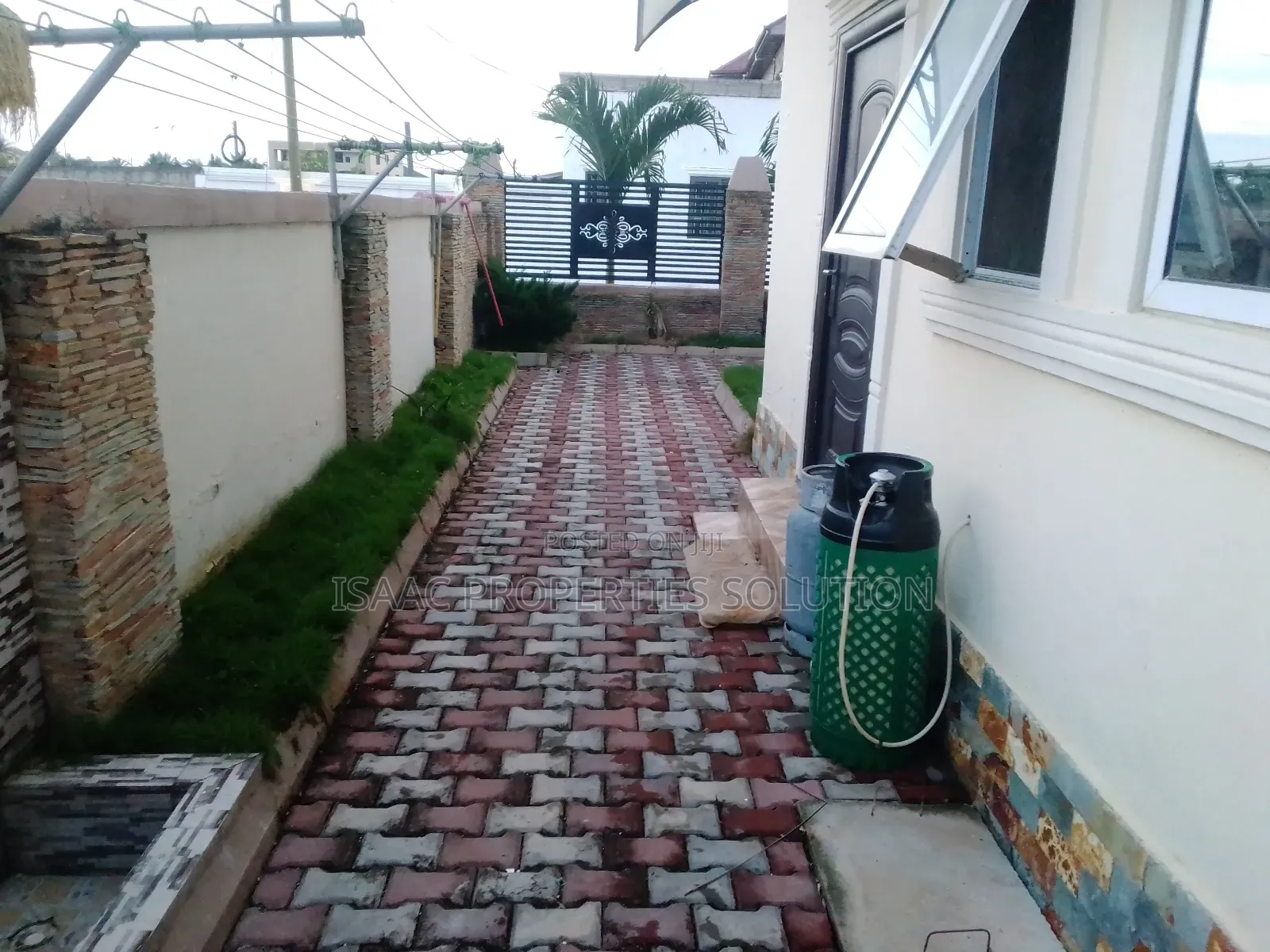 2bdrm Apartment in Isaac Properties, Takoradi for rent