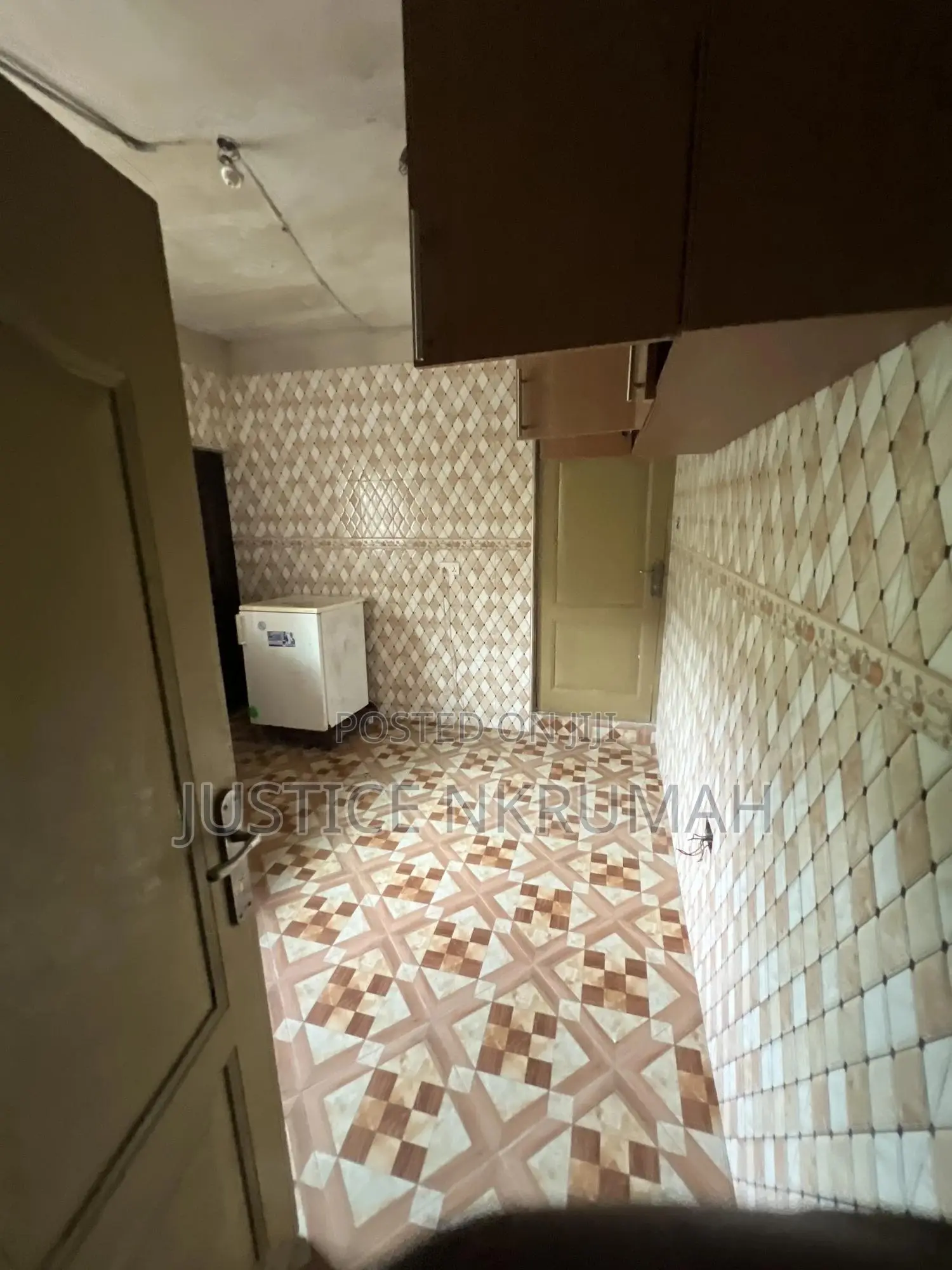5bdrm Apartment in Mr Justice Estate, Old Barrier for rent