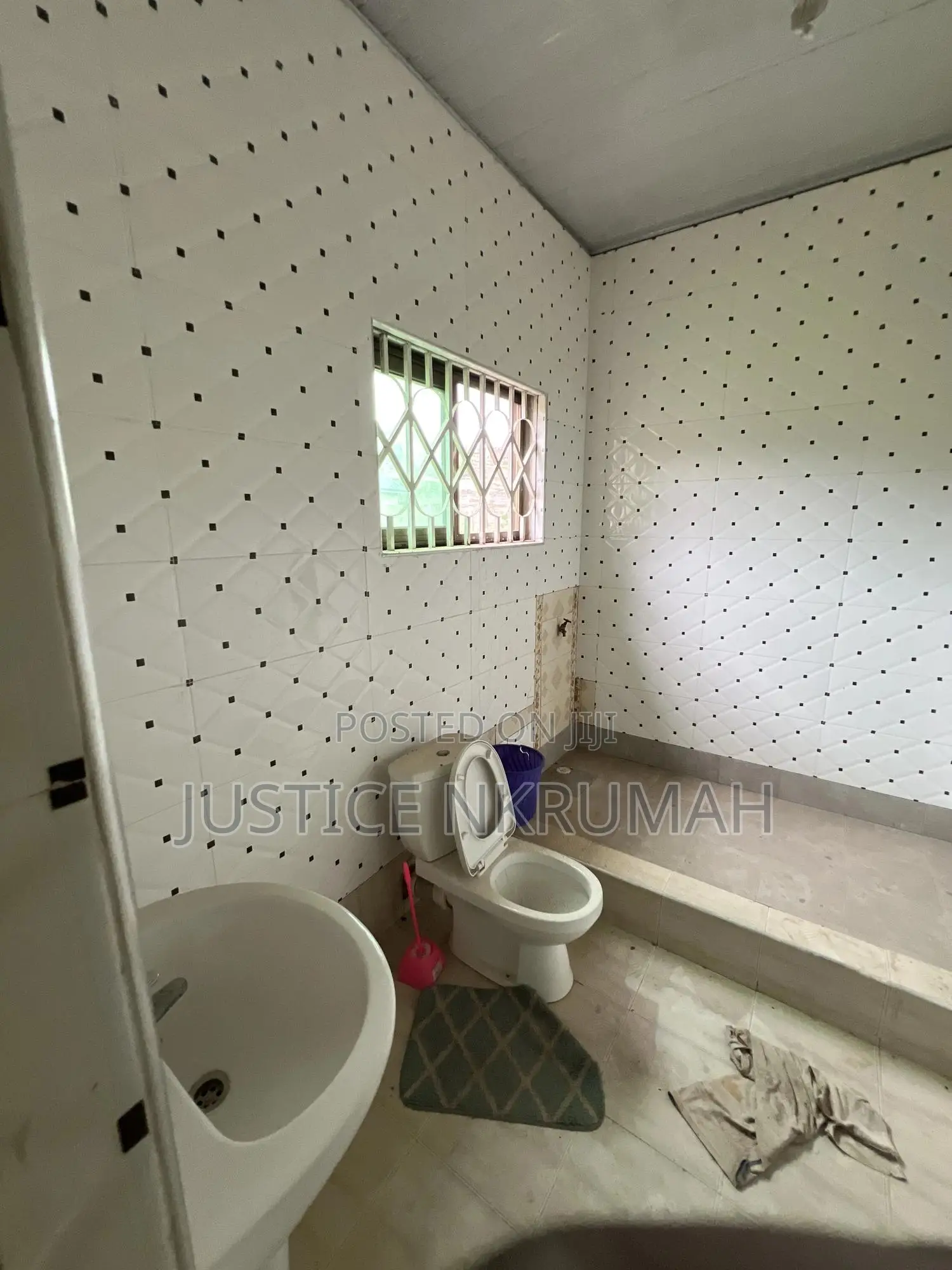 5bdrm Apartment in Mr Justice Estate, Old Barrier for rent