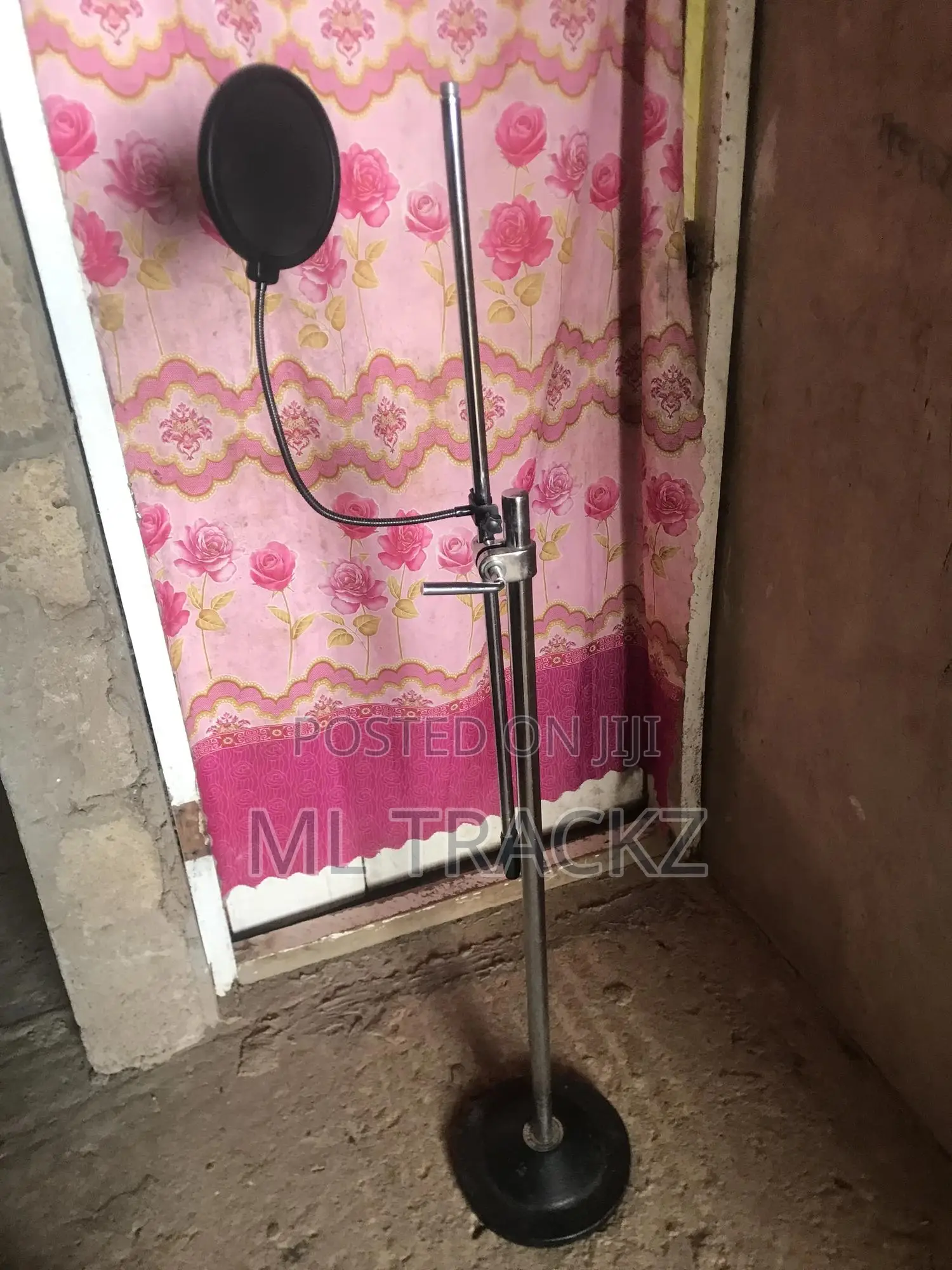 Studio Microphone Stand With a Pop Filter